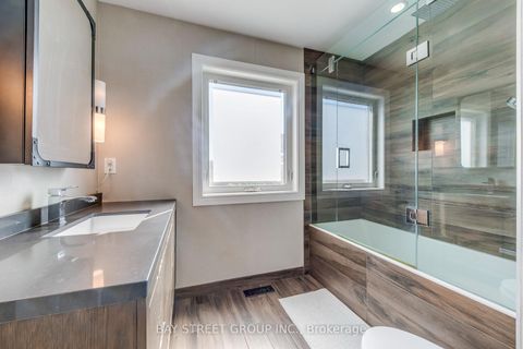 Photo 30 at 128 beverley glen Boulevard, Beverley Glen, Vaughan