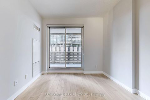 Photo 6 at 313 - 2221 Yonge Street, Mount Pleasant West, Toronto