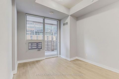 Photo 9 at 313 - 2221 Yonge Street, Mount Pleasant West, Toronto