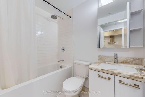 Photo 10 at 313 - 2221 Yonge Street, Mount Pleasant West, Toronto