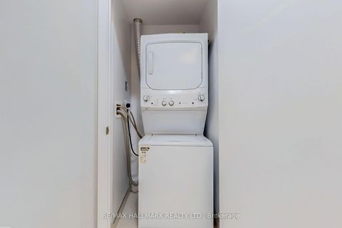 Photo 14 at 313 - 2221 Yonge Street, Mount Pleasant West, Toronto