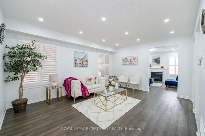 Photo 7 at 335 Bessborough Drive, HA Harrison, Milton