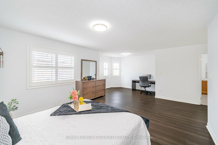 Photo 20 at 335 Bessborough Drive, HA Harrison, Milton