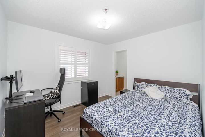 Photo 25 at 335 Bessborough Drive, HA Harrison, Milton
