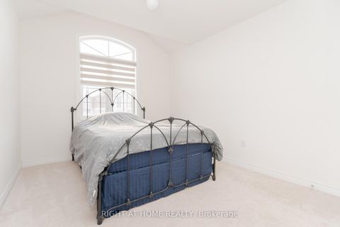 Photo 22 at 12 Globemaster Lane, Oak Ridges, Richmond Hill