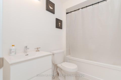 Photo 26 at 12 Globemaster Lane, Oak Ridges, Richmond Hill