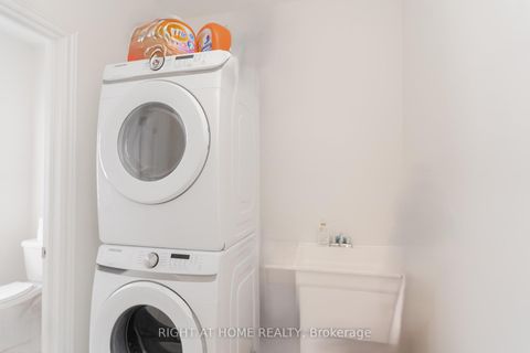 Photo 34 at 12 Globemaster Lane, Oak Ridges, Richmond Hill