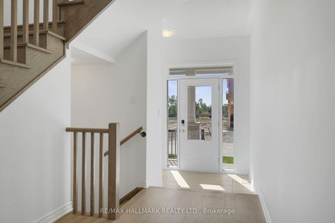 Photo 5 at 626 Newlove Street, Rural Innisfil, Innisfil