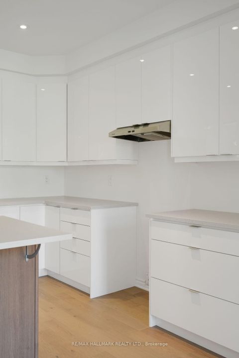 Photo 14 at 626 Newlove Street, Rural Innisfil, Innisfil Photo 14 at 626 Newlove Street, Rural Innisfil, Innisfil