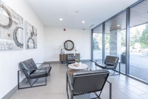 Photo 4 at 610 - 4700 Highway 7 Rd, East Woodbridge, Vaughan Photo 4 at 610 - 4700 Highway 7 Rd, East Woodbridge, Vaughan