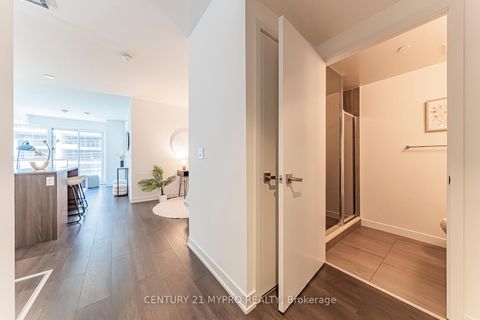 Photo 13 at 559 - 31 Tippett Road, Clanton Park, Toronto