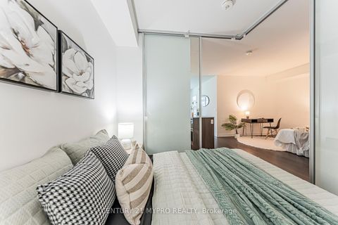 Photo 15 at 559 - 31 Tippett Road, Clanton Park, Toronto
