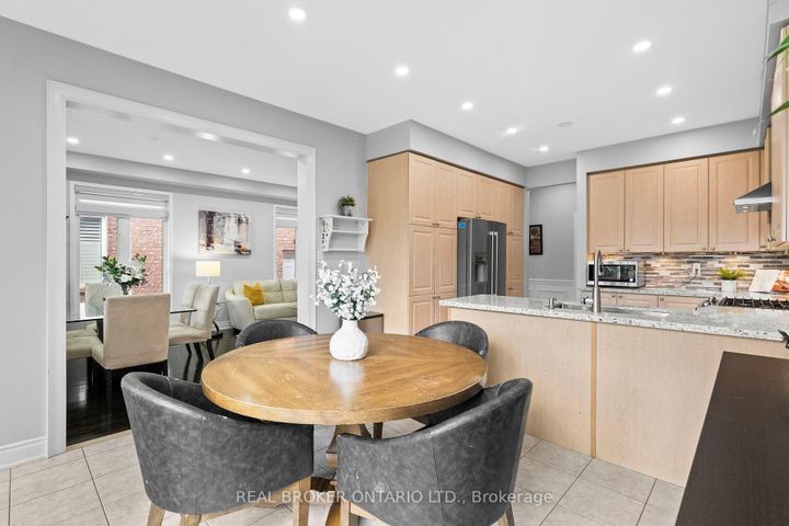 Photo 15 at 3450 Trilogy Trail S, Churchill Meadows, Mississauga