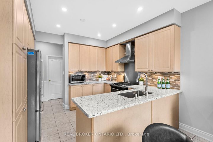 Photo 17 at 3450 Trilogy Trail S, Churchill Meadows, Mississauga