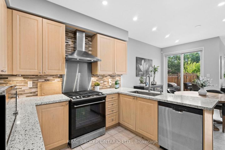 Photo 18 at 3450 Trilogy Trail S, Churchill Meadows, Mississauga