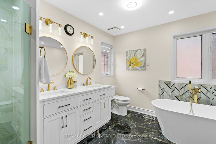 Photo 35 at 3450 Trilogy Trail S, Churchill Meadows, Mississauga