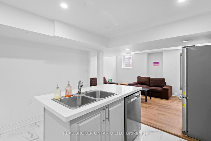 Photo 45 at 3450 Trilogy Trail S, Churchill Meadows, Mississauga