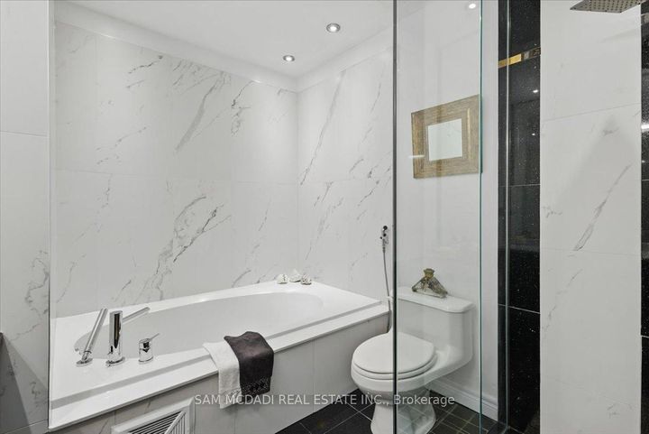 Photo 23 at 6074 Leeside Crescent, Central Erin Mills, Mississauga