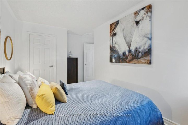 Photo 26 at 6074 Leeside Crescent, Central Erin Mills, Mississauga