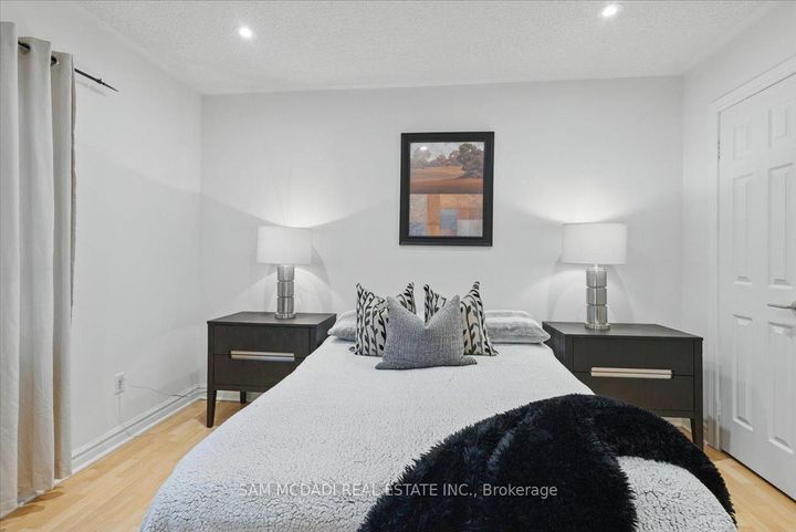 Photo 30 at 6074 Leeside Crescent, Central Erin Mills, Mississauga