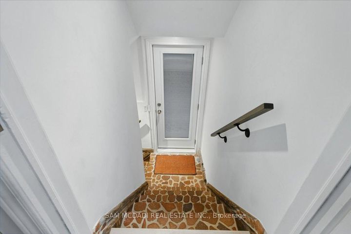 Photo 31 at 6074 Leeside Crescent, Central Erin Mills, Mississauga