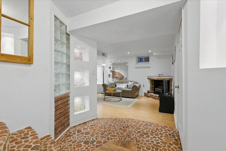Photo 32 at 6074 Leeside Crescent, Central Erin Mills, Mississauga