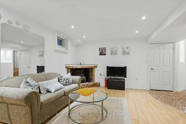 Photo 33 at 6074 Leeside Crescent, Central Erin Mills, Mississauga