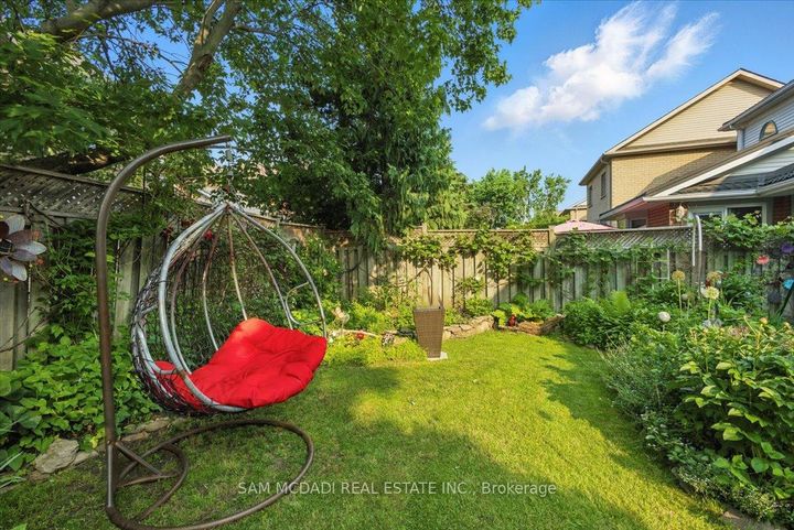 Photo 38 at 6074 Leeside Crescent, Central Erin Mills, Mississauga