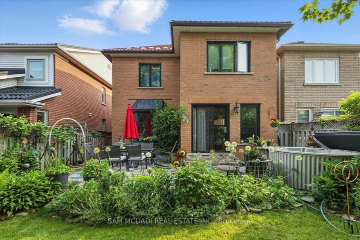 Photo 41 at 6074 Leeside Crescent, Central Erin Mills, Mississauga