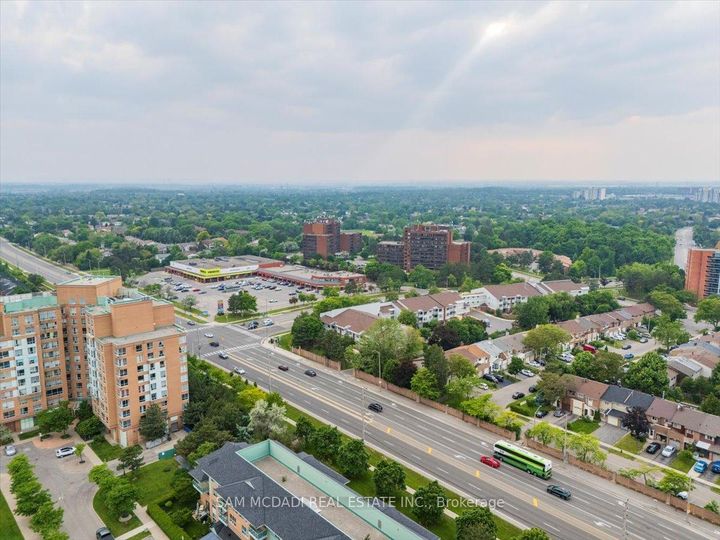 Photo 43 at 6074 Leeside Crescent, Central Erin Mills, Mississauga