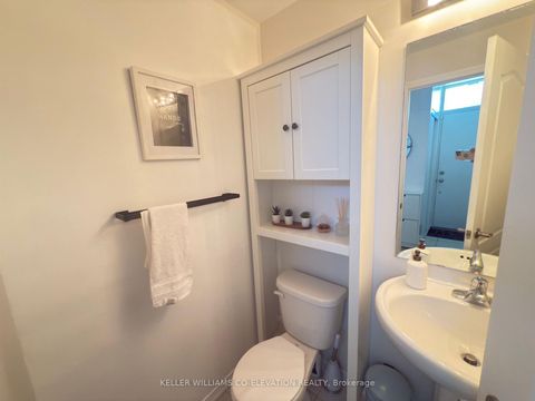 Photo 13 at 112 - 11 Applewood Lane, Etobicoke West Mall, Toronto