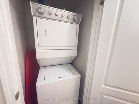 Photo 14 at 112 - 11 Applewood Lane, Etobicoke West Mall, Toronto