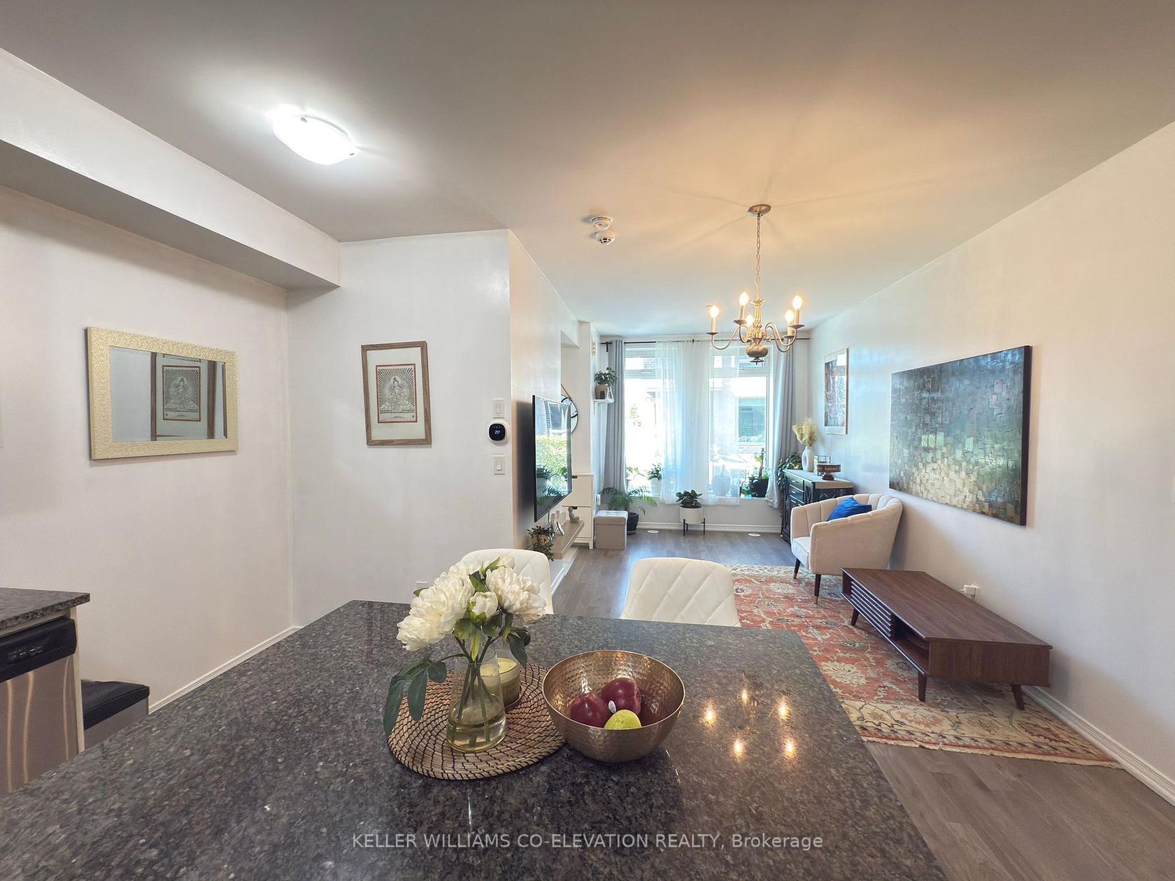 112 - 11 Applewood Lane, Etobicoke West Mall, Toronto 
