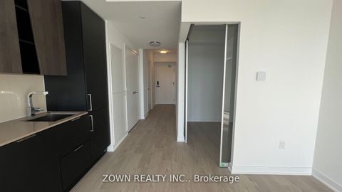 Photo 4 at 1506 - 3900 Confederation Parkway, City Centre, Mississauga