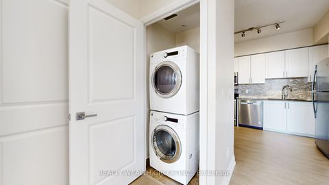 Photo 11 at LPH2-05 - 75 North Park Road, Beverley Glen, Vaughan