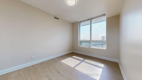 Photo 17 at LPH2-05 - 75 North Park Road, Beverley Glen, Vaughan