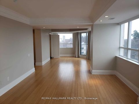 Photo 5 at Ph801 - 1801 Bayview Avenue, Leaside, Toronto