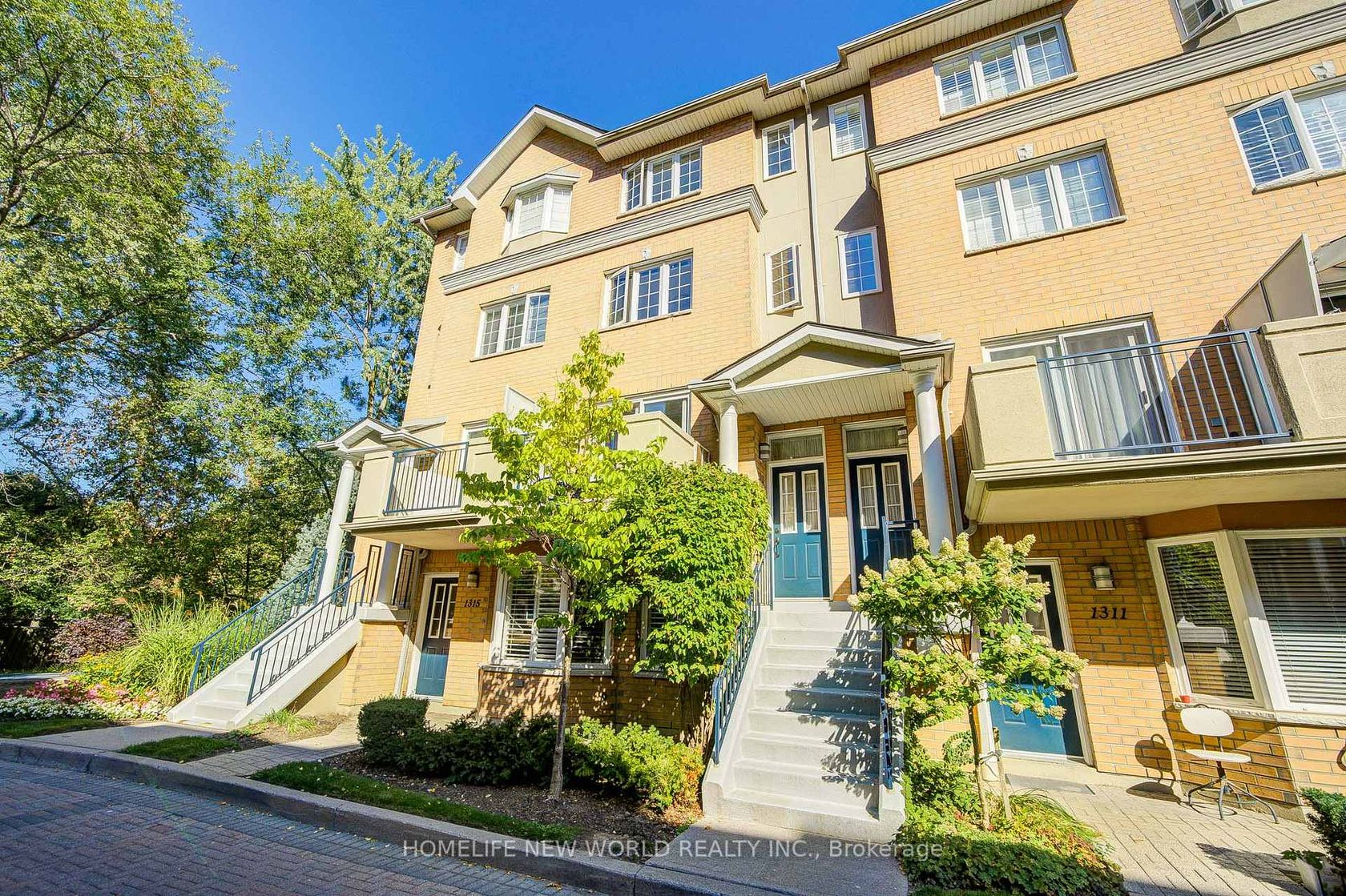 1313 - 28 Sommerset Way, Willowdale East, Toronto 