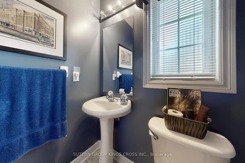 Photo 4 at 63 Mistleflower Court, Oak Ridges, Richmond Hill