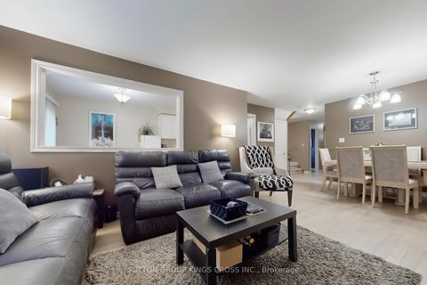 Photo 5 at 63 Mistleflower Court, Oak Ridges, Richmond Hill