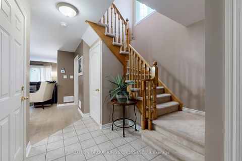 Photo 6 at 63 Mistleflower Court, Oak Ridges, Richmond Hill