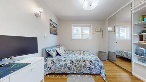 Photo 13 at 262 Randall Crescent, Cliffcrest, Toronto