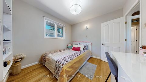 Photo 15 at 262 Randall Crescent, Cliffcrest, Toronto