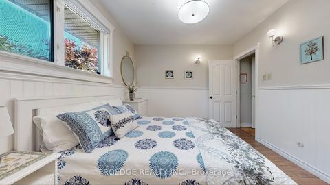 Photo 18 at 262 Randall Crescent, Cliffcrest, Toronto