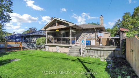 Photo 21 at 262 Randall Crescent, Cliffcrest, Toronto