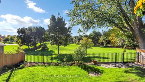 Photo 22 at 262 Randall Crescent, Cliffcrest, Toronto