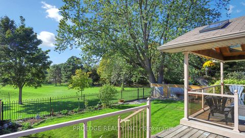 Photo 23 at 262 Randall Crescent, Cliffcrest, Toronto