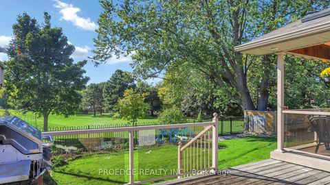 Photo 25 at 262 Randall Crescent, Cliffcrest, Toronto