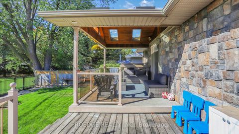 Photo 31 at 262 Randall Crescent, Cliffcrest, Toronto
