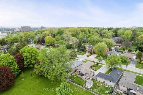 Photo 33 at 262 Randall Crescent, Cliffcrest, Toronto